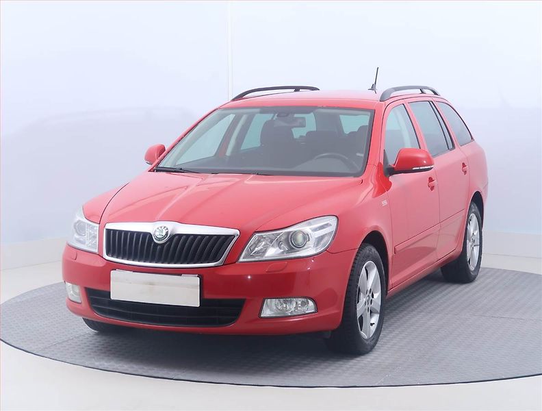 Škoda Octavia (2012) Elegance 1.4 TSI, po STK - fotka 2 z 15