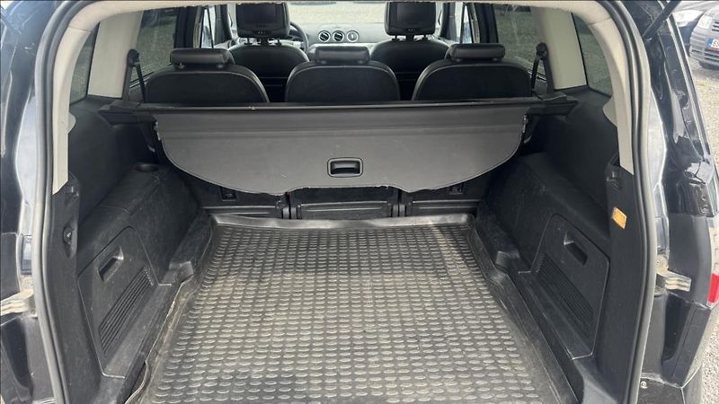 Ford S-MAX 2,0 TDCi - fotka 10 z 19