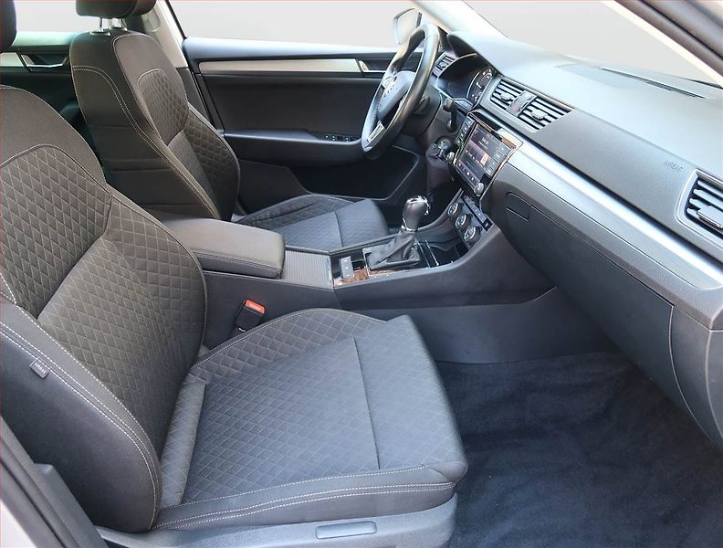 Škoda Superb (2016) 2.0 TDI, Automat, Navi - fotka 9 z 22
