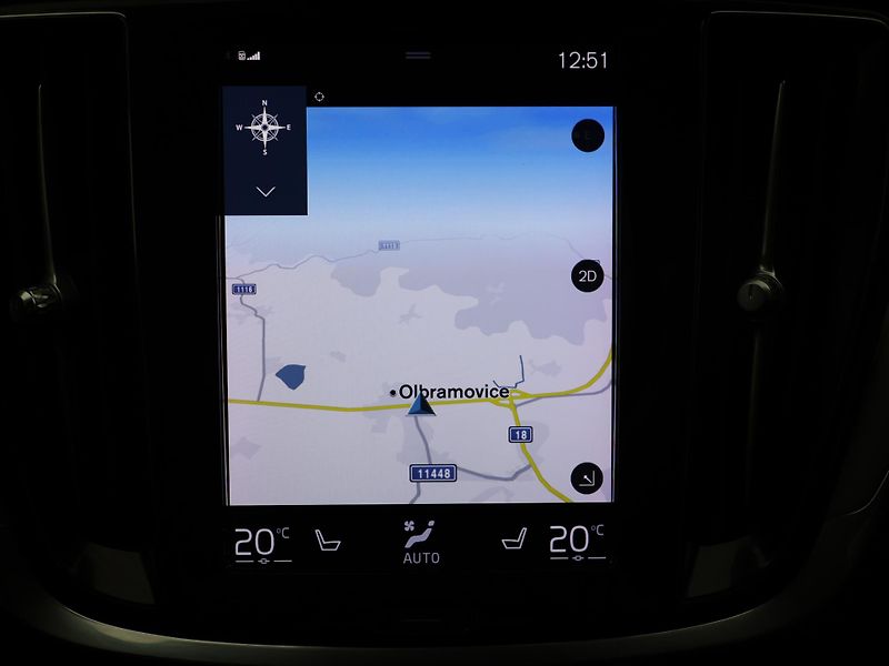 Volvo V60 2,0 B5 AWD Momentum Pro AT DPH - fotka 19 z 29