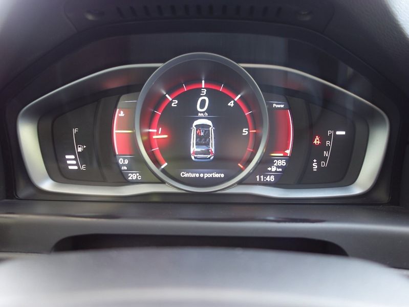 Volvo V70 (2015) 2.0D4 133kW 8A DRIVE - fotka 14 z 39