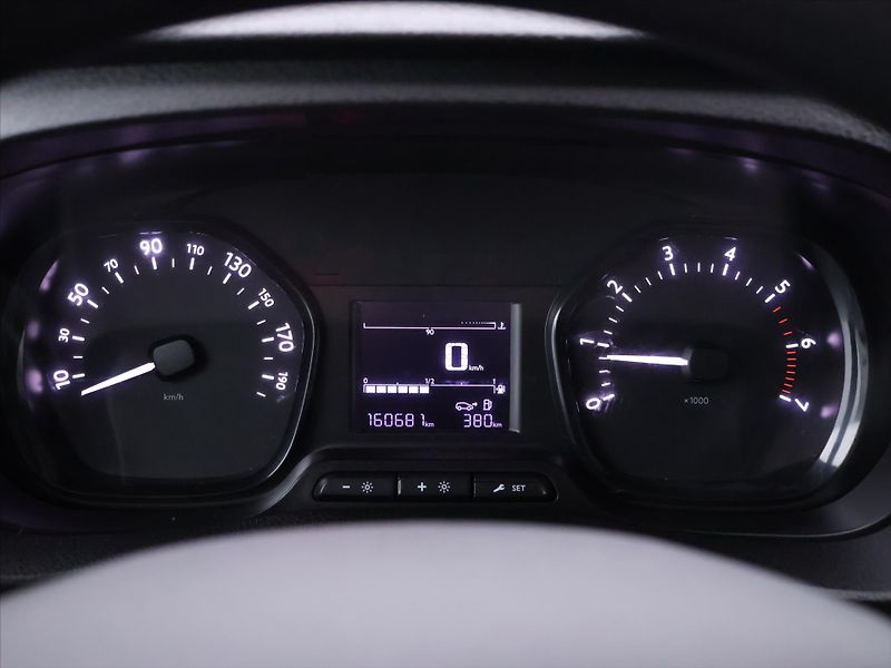 Toyota ProAce 2,0 D-4D 90kW L2 6-míst CZ DPH - fotka 14 z 29