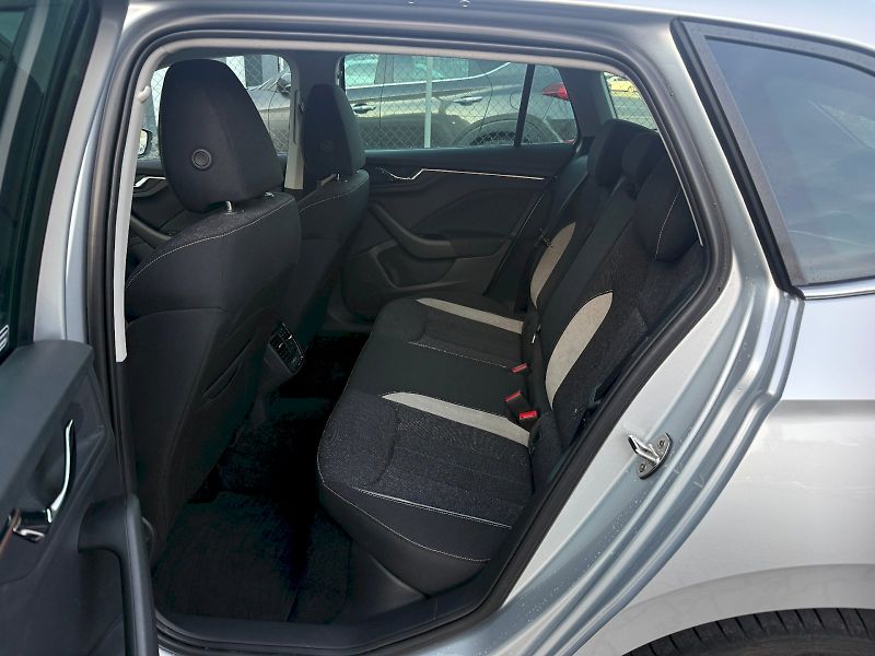 Škoda Scala (2025) 1.0 TSI 85 kW DSG TopSelection - fotka 9 z 23