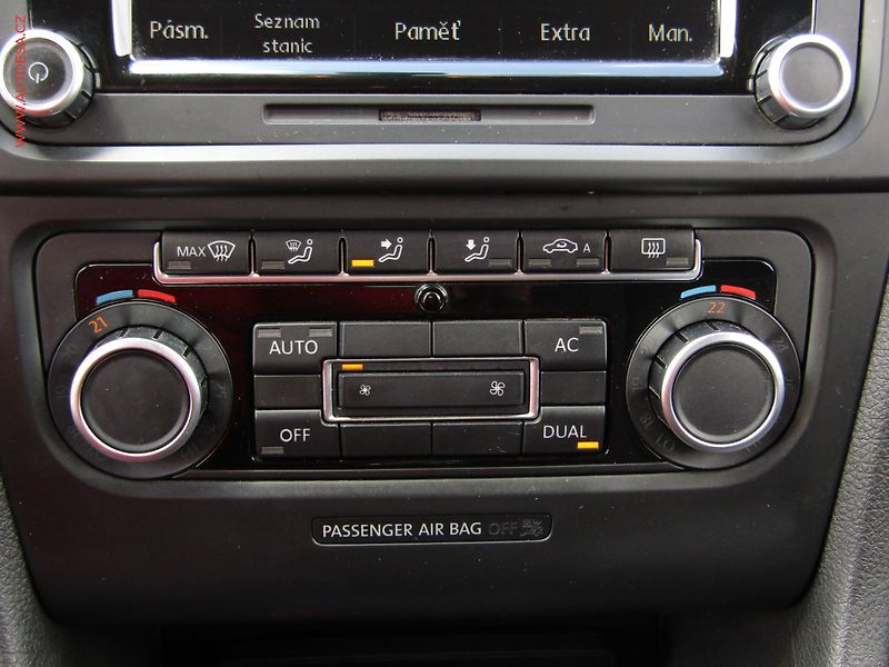Volkswagen Golf (2008) 2.0TDi, Highline - fotka 15 z 17