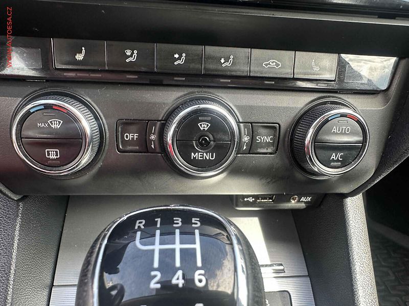 Škoda Octavia (2016) 2.0 TDi 4x4, ČR, Elegance - fotka 14 z 16