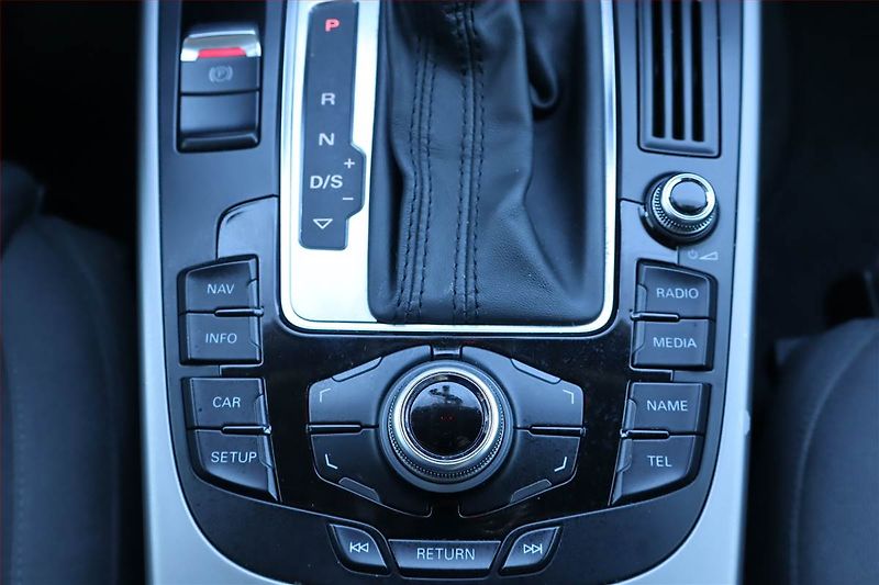 Audi A4 (2014) 2.0 TDI, Automat, Navi, Xenony - fotka 23 z 26