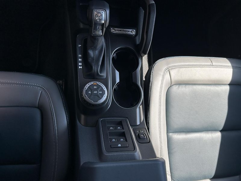Ford Bronco 2.7 EcoBoost 246kW OUTER BANKS - fotka 36 z 36