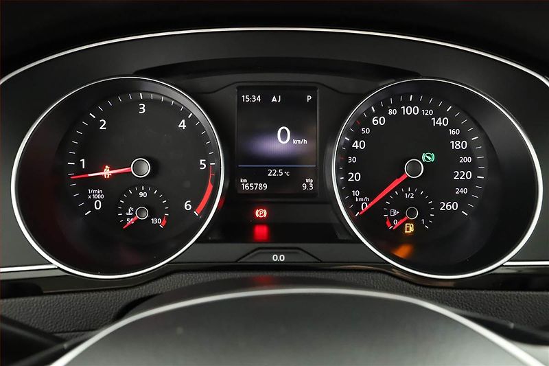 Volkswagen Passat (2018) 2.0 TDI, 4X4, Automat, Kůže - fotka 12 z 18