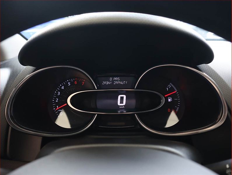 Renault Clio (2018) 1.2 16V, Tempomat - fotka 11 z 17