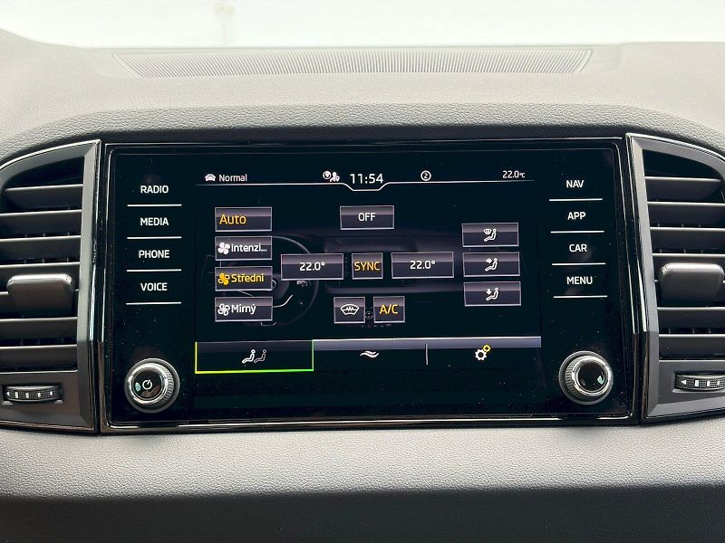 Škoda Karoq (2024) DSG 4x4 2.0 TDI / 110 kW / SPO - fotka 27 z 35