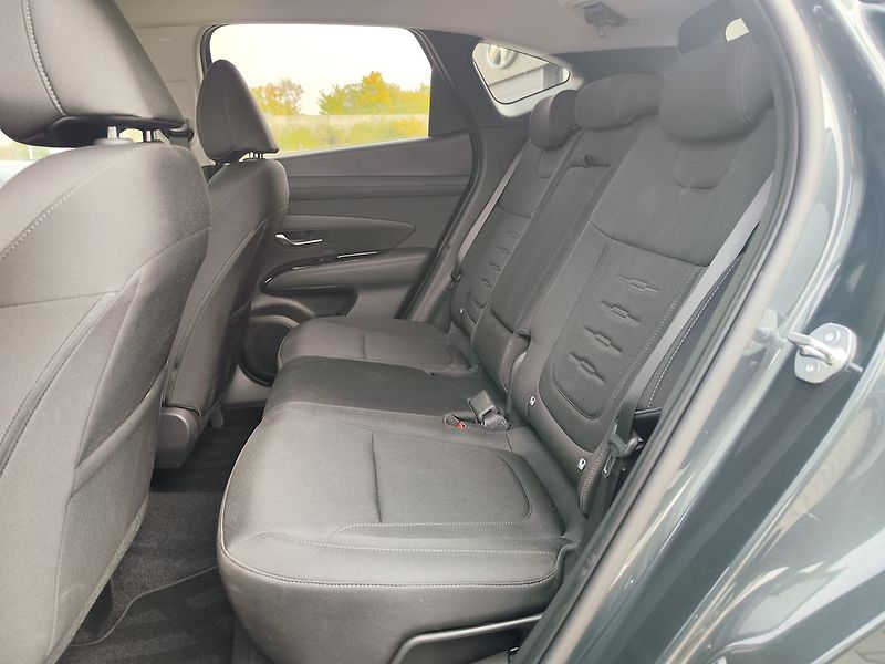 Hyundai Tucson 1.6 T-GDI/118kW Style DCT - fotka 12 z 34