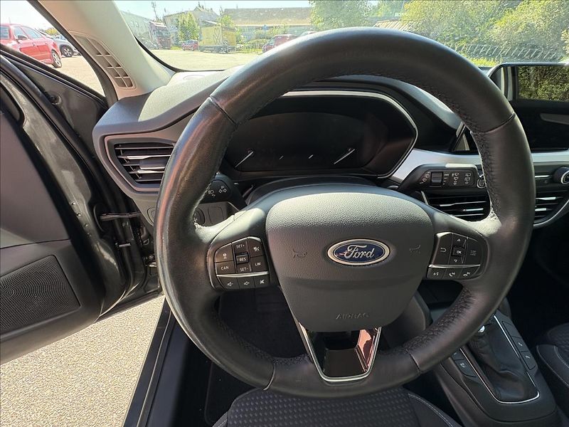 Ford Focus 1,5 TDCi88kW Led,Nav,Kamer,ACC - fotka 6 z 44
