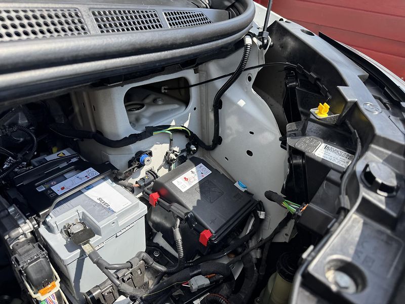 Opel Vivaro COMFORT L3H1 2.8T 1 MAJITEL  - fotka 34 z 36