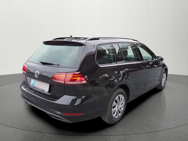 Volkswagen Golf 1.6TDI 85kW DSG Navi PDC - fotka 4 z 29