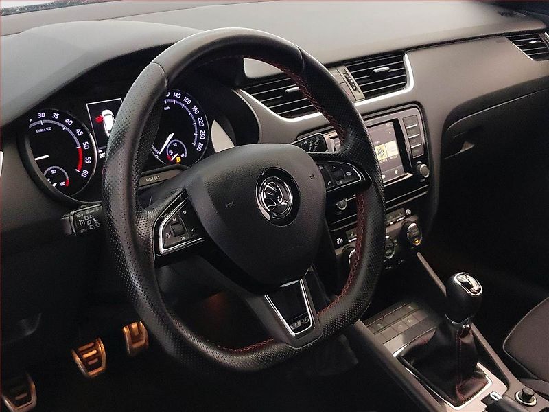 Škoda Octavia (2016) RS 2.0 TDI, Serv.kniha, Kůže - fotka 19 z 19