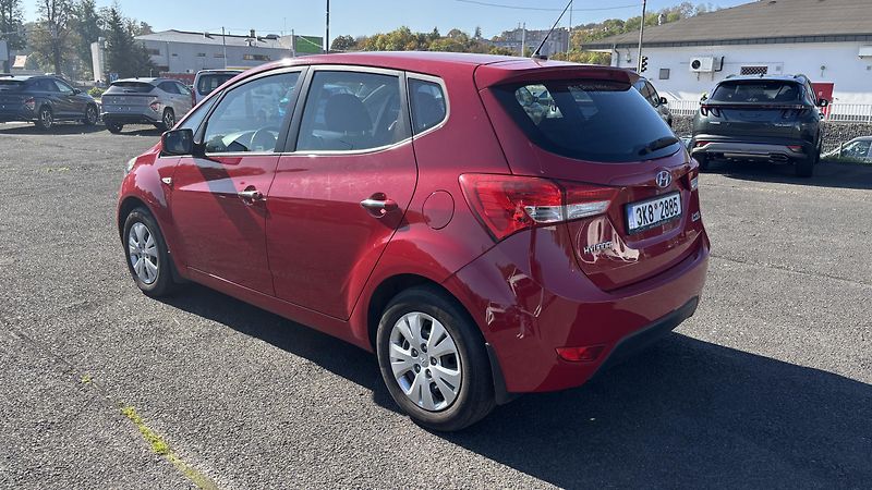 Hyundai ix20 (2015) 1.6I MT TRIKOLOR - fotka 4 z 18