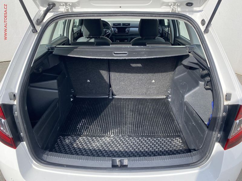 Škoda Fabia (2021) 1.0 TSi, ČR, Style, LED, - fotka 7 z 18