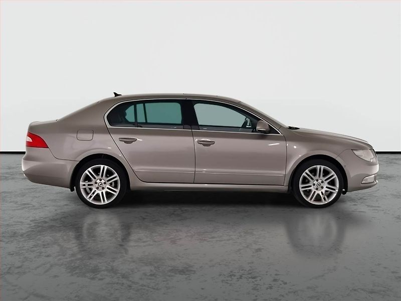 Škoda Superb (2010) Elegance 2.0 TDI, Automat - fotka 6 z 20