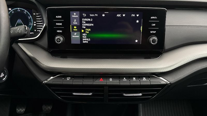 Škoda Octavia 1.5 TSI Ambition - fotka 11 z 25