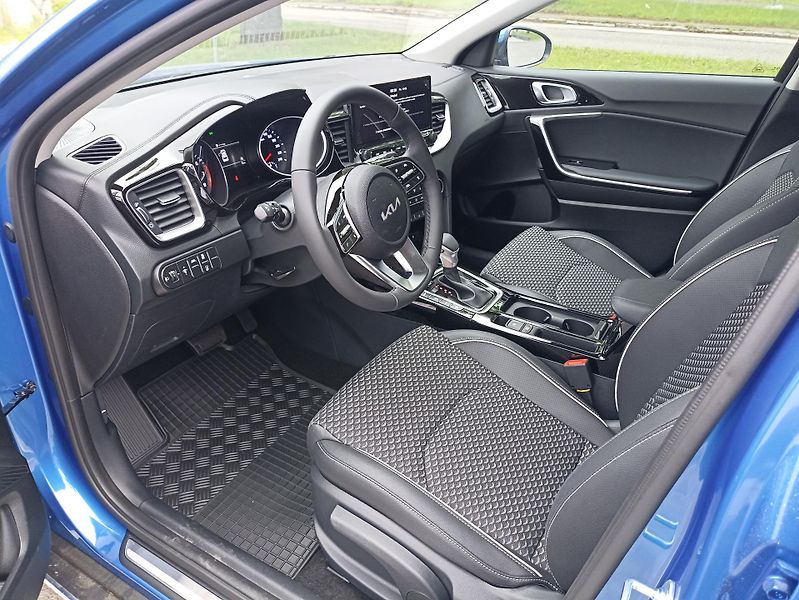 Kia XCeed 1.6 T-GDi 7DCT  Exclusive  - fotka 7 z 15