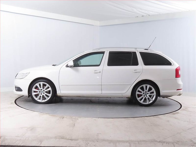 Škoda Octavia (2010) RS 2.0 TDI, Xenony, Tempomat - fotka 3 z 14