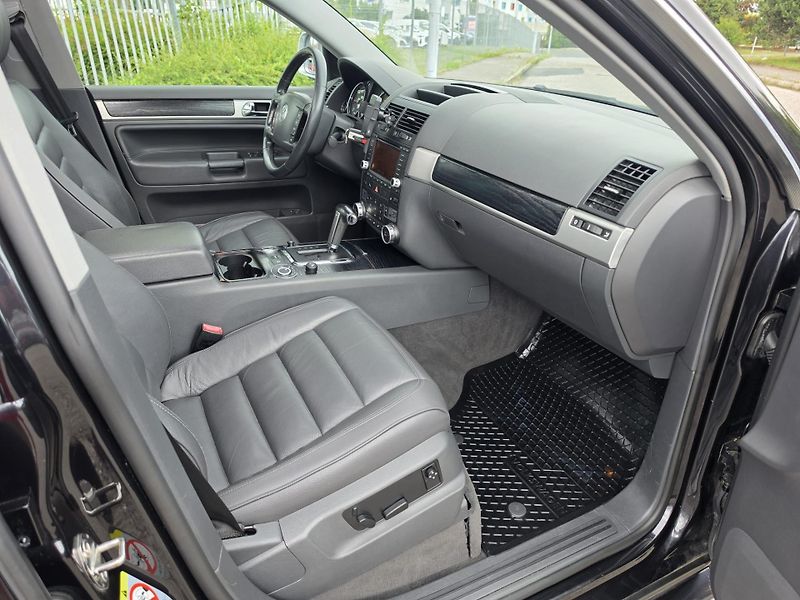 Volkswagen Touareg (2006) 3.0TDI 165Kw King Kong - fotka 25 z 26
