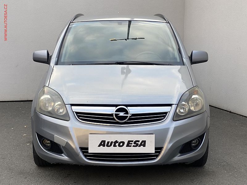 Opel Zafira (2010) 1.7 CDTi, ČR, AC, tažné - fotka 2 z 18