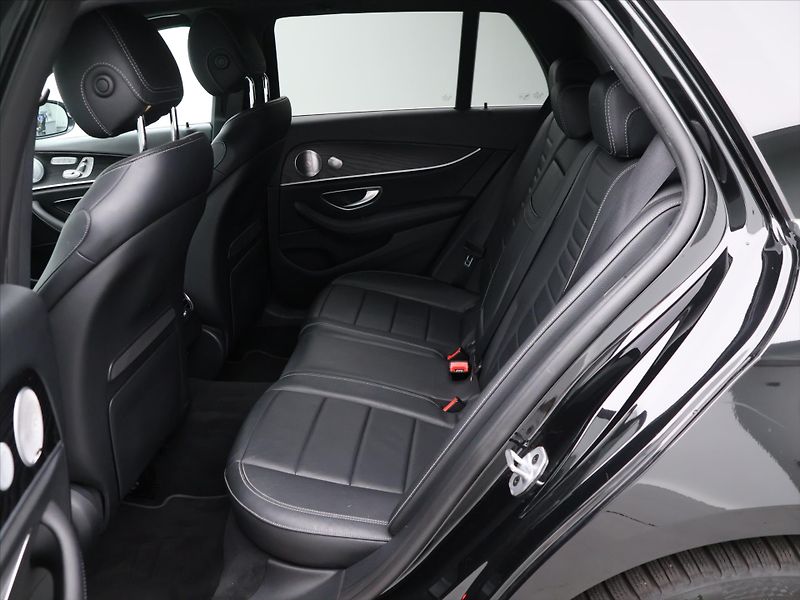 Mercedes-Benz Třídy E 3,0 450 270 kW 4Matic AMG CZ - fotka 15 z 28
