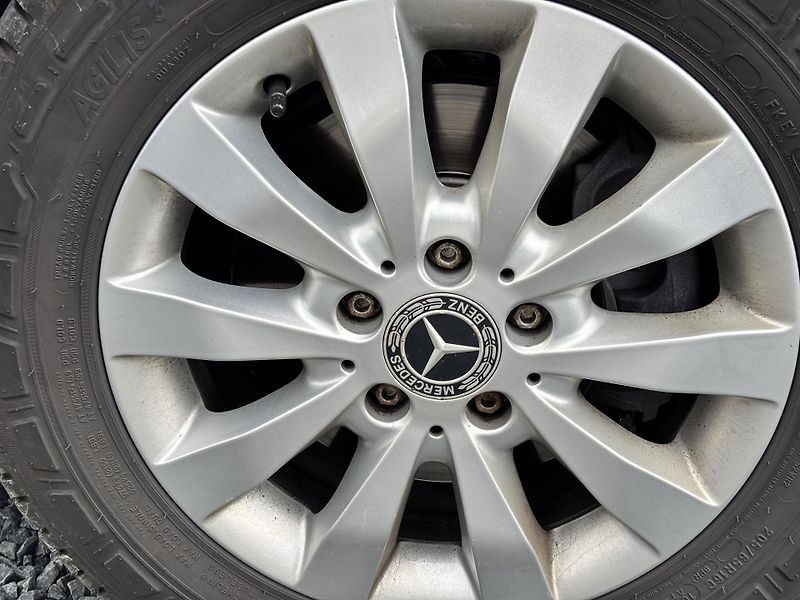 Mercedes-Benz Třídy V (2021) 220dA 120kW, 7míst, ČR, DPH - fotka 20 z 20