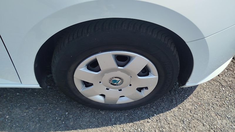 Škoda Fabia (2018) 1.0 MPi  ++ klimatizace ++ - fotka 26 z 26