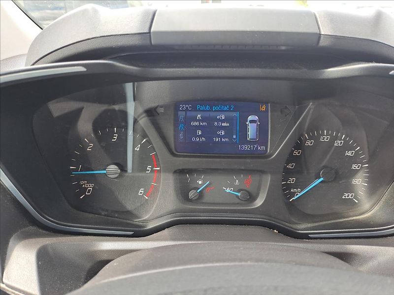 Ford Tourneo Custom 2,0 TDCI 9.MÍST - fotka 12 z 18