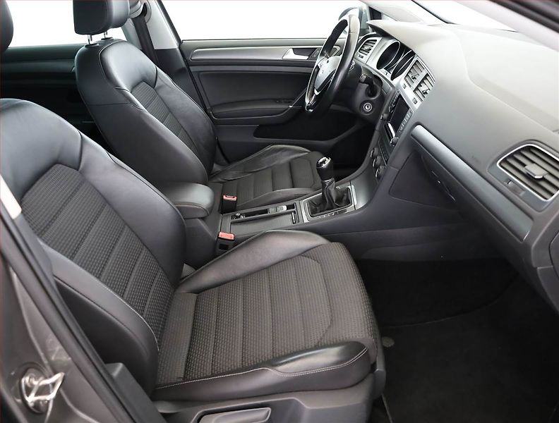 Volkswagen Golf (2013) 1.4 TSI, Serv.kniha, Navi - fotka 7 z 16