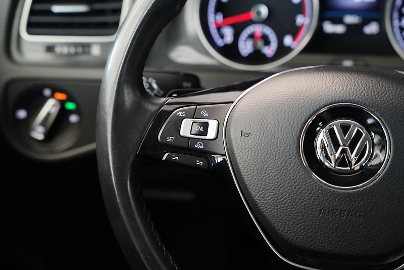 Volkswagen Golf - fotka 8 z 22