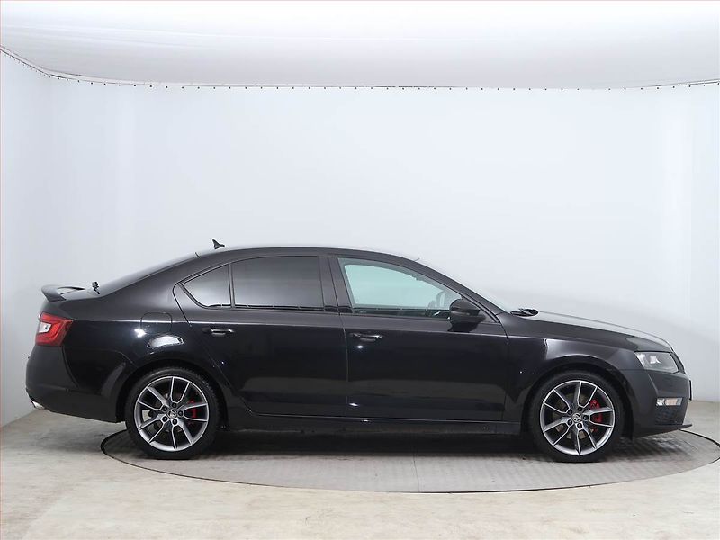 Škoda Octavia (2016) RS 2.0 TDI 4x4 DSG, 4X4 - fotka 6 z 16