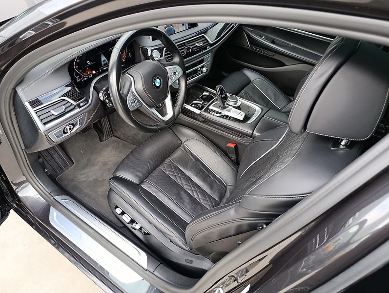 BMW Řada 7 740d xDRIVE DPH - fotka 11 z 42