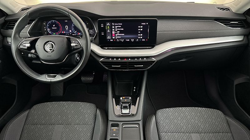 Škoda Octavia 2.0 TDI DSG Style Combi - fotka 8 z 27