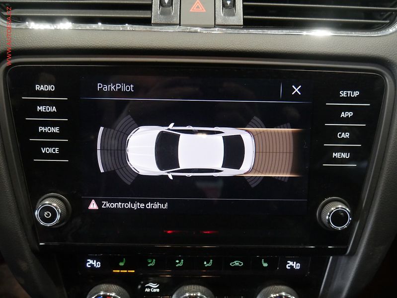 Škoda Octavia (2018) 2.0TDi, ČR, Style, LED - fotka 16 z 21