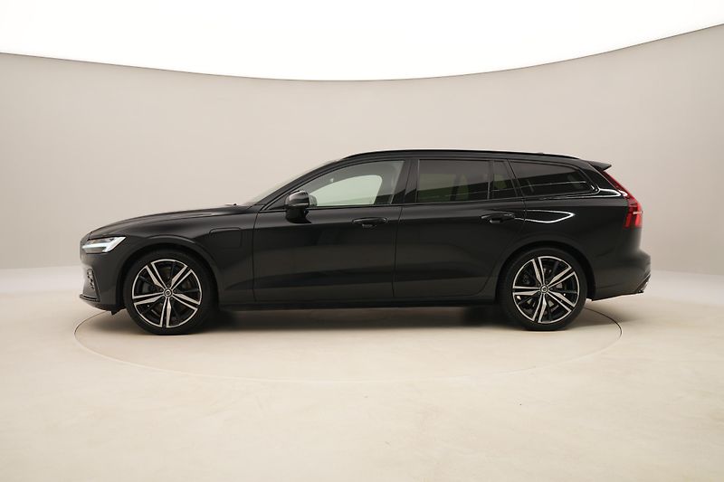 Volvo V60 T8 AWD RECHARGE R-DESIGN AUT - fotka 10 z 52