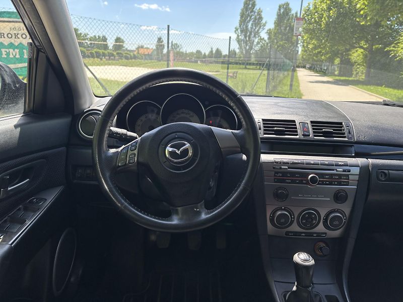 Mazda 3 1.6 Sport Active - fotka 22 z 28