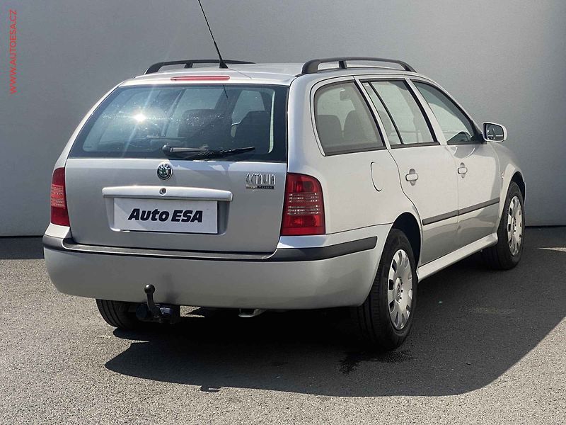 Škoda Octavia (2006) 1.6 16V, Tour, TZ, kola - fotka 4 z 15