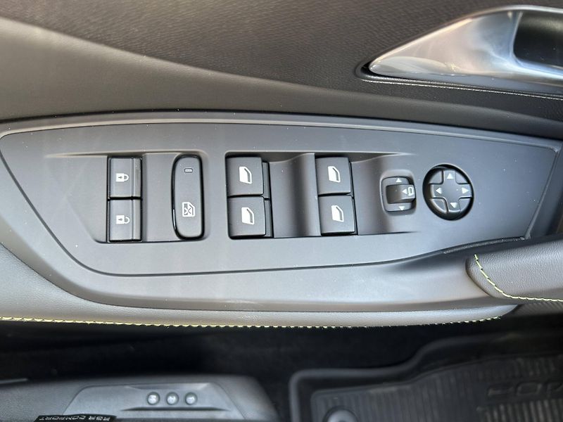 Peugeot 408 (2026) GT 240 e-DCS7 1,6 PureTech - fotka 25 z 26