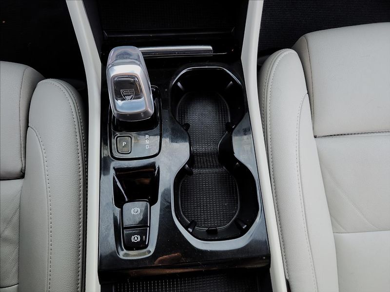 Volvo XC40 zálohováno - fotka 31 z 49