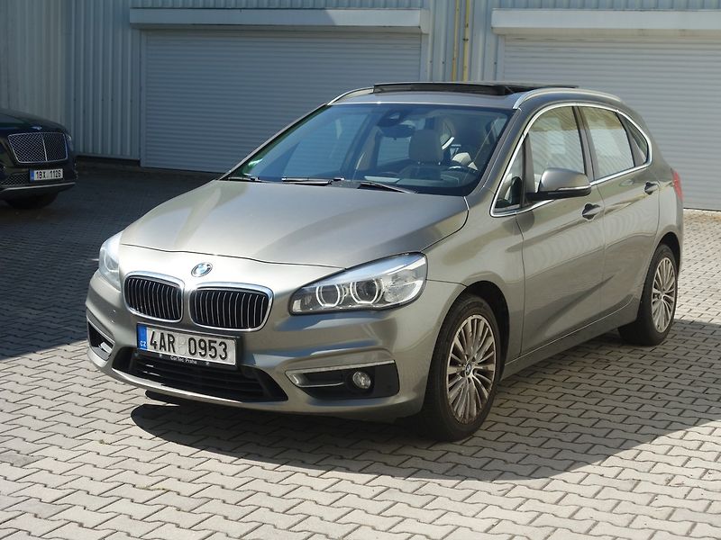BMW Řada 2 (2015) 225i*X-DRIVE*ACTIVE*TOURER*CZ - fotka 7 z 46