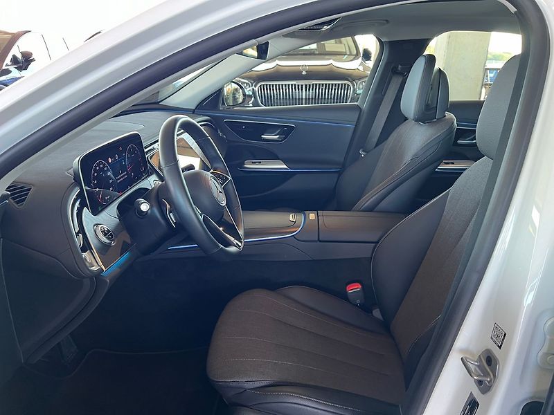 Mercedes-Benz Třídy E 220 d - fotka 10 z 13