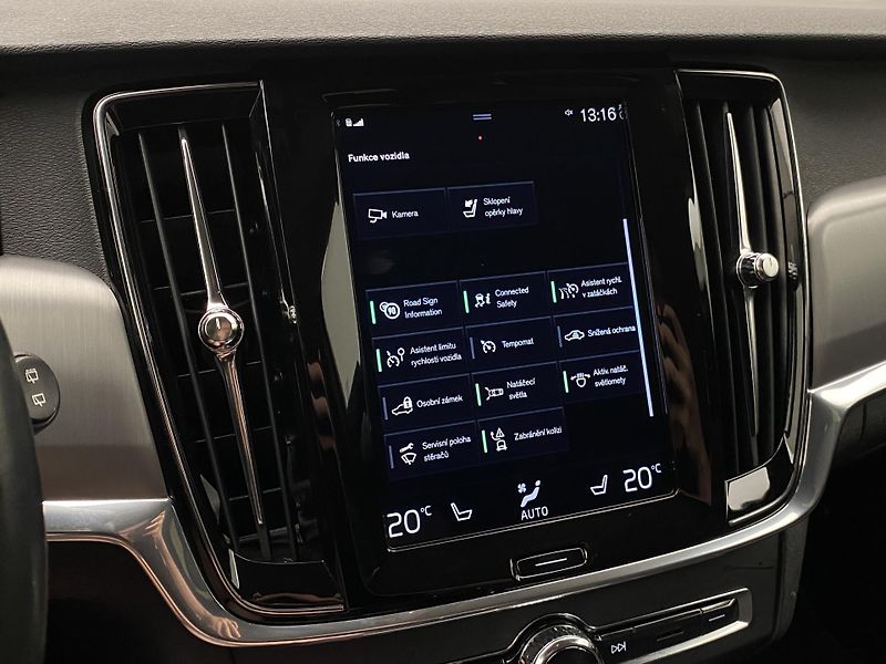 Volvo V90 D4 AWD MOMENTUM AUT  - fotka 39 z 48