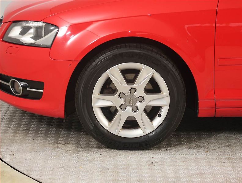 Audi A3 (2010) 1.2 TFSI, Xenony - fotka 14 z 15