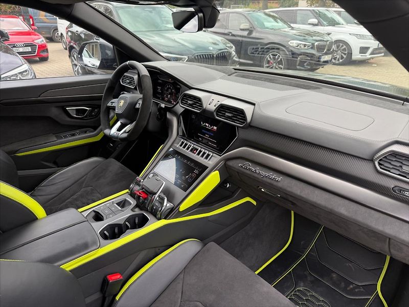 Lamborghini Urus 4.0 V8 Ceramic - fotka 13 z 25