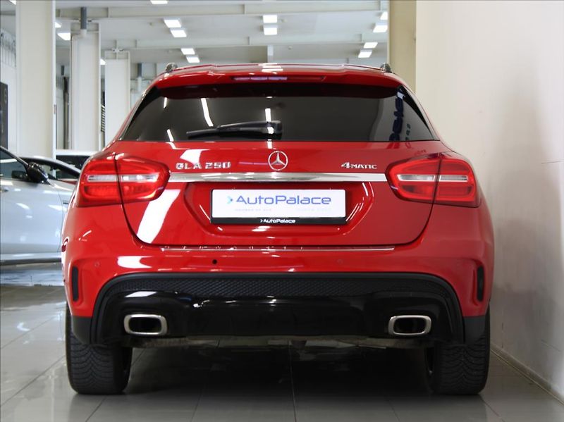 Mercedes-Benz GLA 2,0 250 4M AMG paket Kam.ČR - fotka 4 z 23