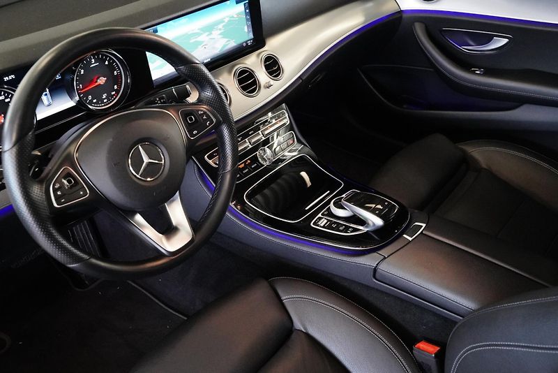 Mercedes-Benz Třídy E - fotka 15 z 37