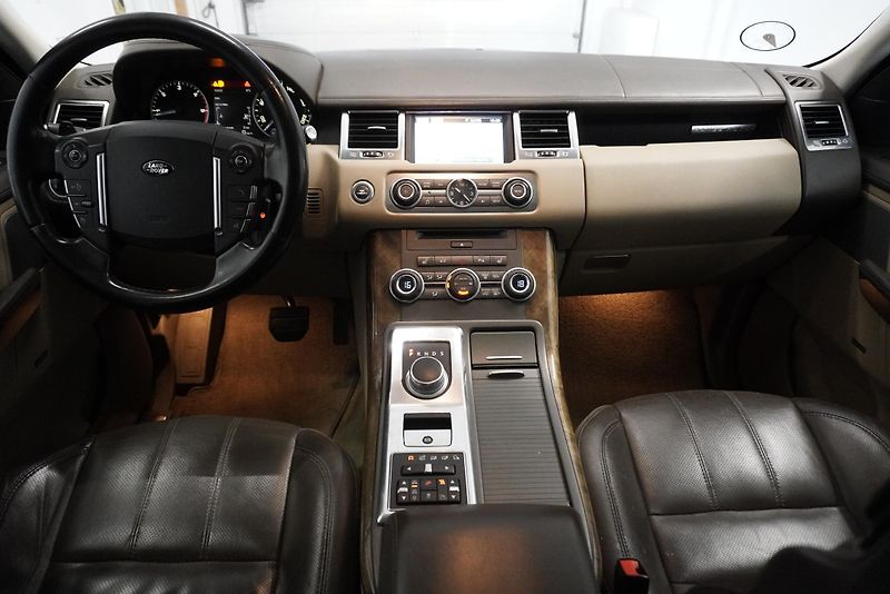 Land Rover Range Rover Sport 3,0 TDV6 4WD AUTOMAT - fotka 26 z 39